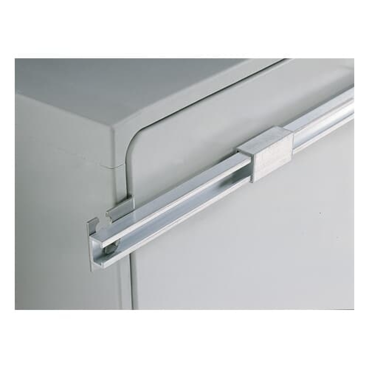 SET FOR POLE MOUNTING 750 WIDTH