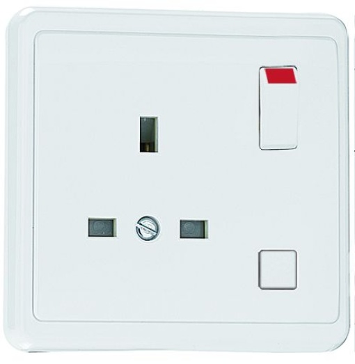 TOMADA INGLESA CINTERRUPTOR BRANCO