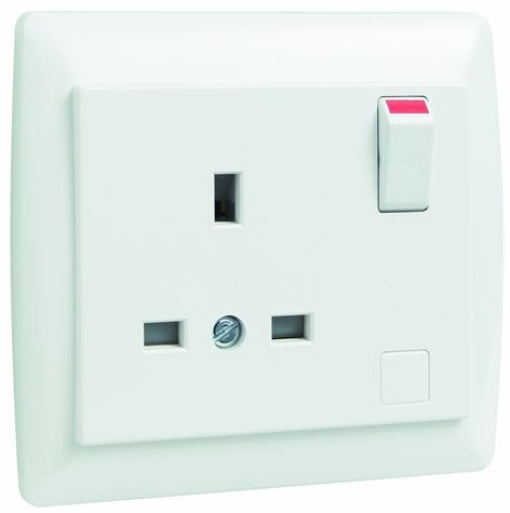 TOMADA INGLESA CINTERRUPTOR BRANCA
