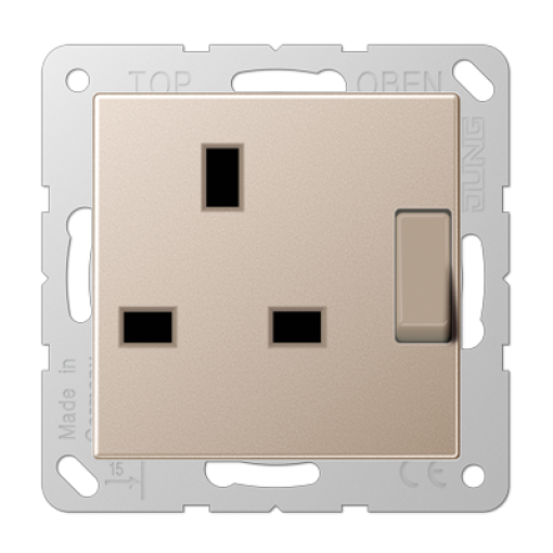 Enchufe British Stand. A cava