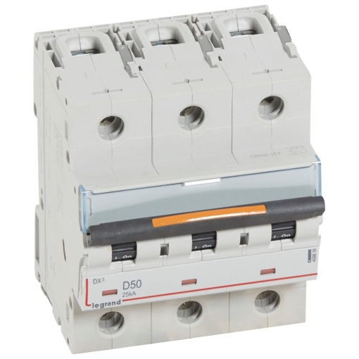 Disjuntores DX3 - 25kA - 3P - 400 V - 50 A - curva D - 4,5 módulos