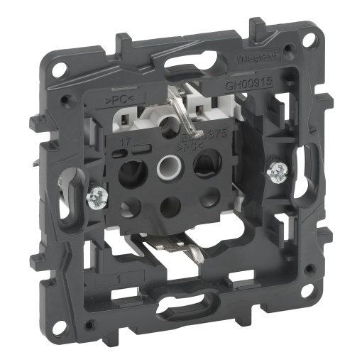 Niloé Step - Tomada 2PT tipo Schuko 16A - 250V - Ligadores automáticos
