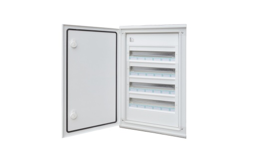 QUADRO DE DISTRIBUIÇÃO MONTAGEM EMBUTIDA IP54 PORTA OPACA 4 FILAS 68 MÓDULOS BRA
