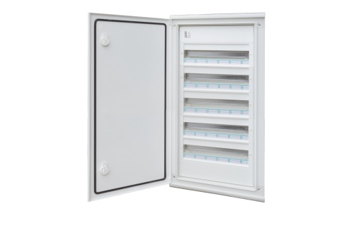QUADRO DE DISTRIBUIÇÃO MONTAGEM EMBUTIDA IP54 PORTA OPACA 5 FILAS 85 MÓDULOS BRA