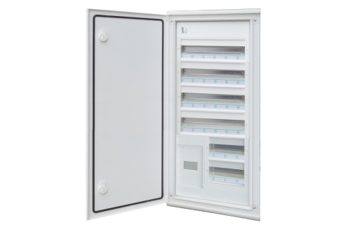 QUADRO DE DISTRIBUIÇÃO MONTAGEM EMBUTIDA IP54 PORTA OPACA 6 FILAS 86 MÓDULOS  D