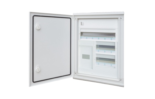QUADRO DE DISTRIBUIÇÃO MONTAGEM EMBUTIDA IP54 PORTA OPACA 3 FILAS 35 MÓDULOS BRA