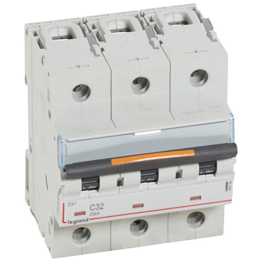 Disjuntores DX3 - 25kA - 3P - 400 V - 32 A - curva C - 4,5 módulos