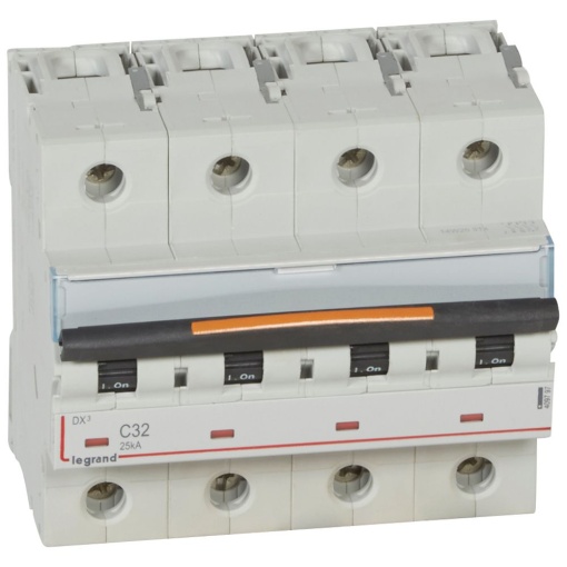 Disjuntores DX3 - 25kA - 4P - 400 V - 32 A - curva C - 4 módulos