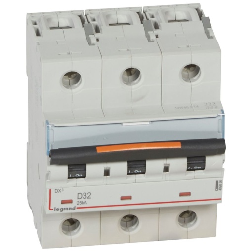 Disjuntores DX3 - 25kA - 3P - 400 V - 32 A - curva D - 4,5 módulos