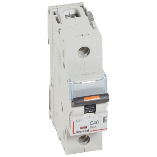 Disjuntores DX3 - 25kA - 1P - 230400 V - 40 A - curva C - 1,5 módulo