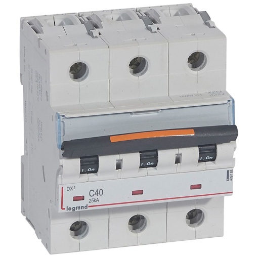 Disjuntores DX3 - 25kA - 3P - 400 V - 40 A - curva C - 4,5 módulos